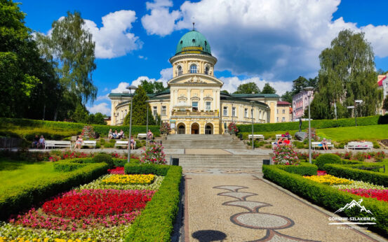 park zdrojowy w lądku zdrój